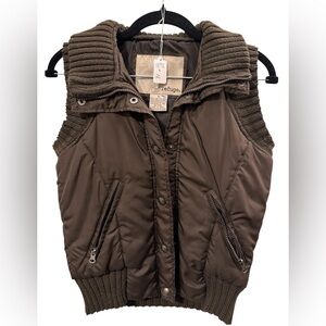 Refuge Dark Brown Quilted Vest. EUC